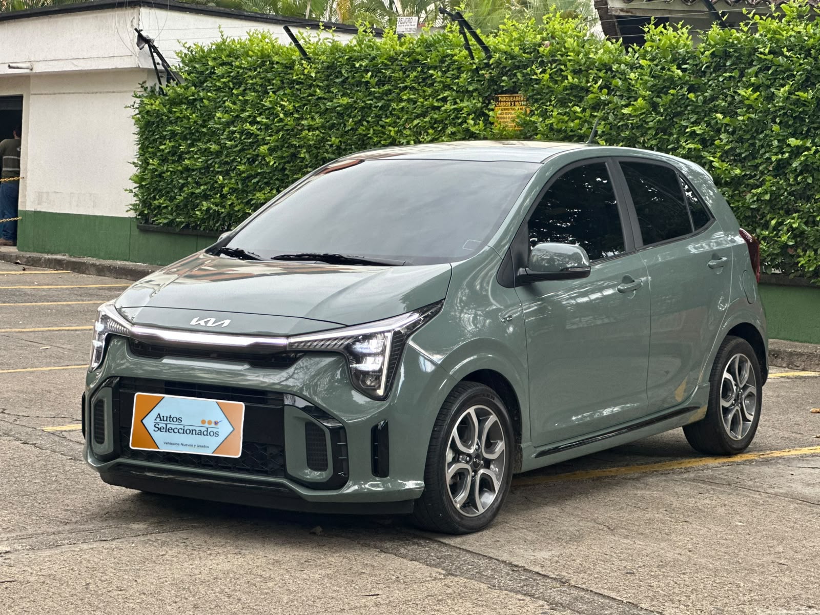 KIA PICANTO GT LINE AT 1250 CC 6AB ABS AA R15 2025