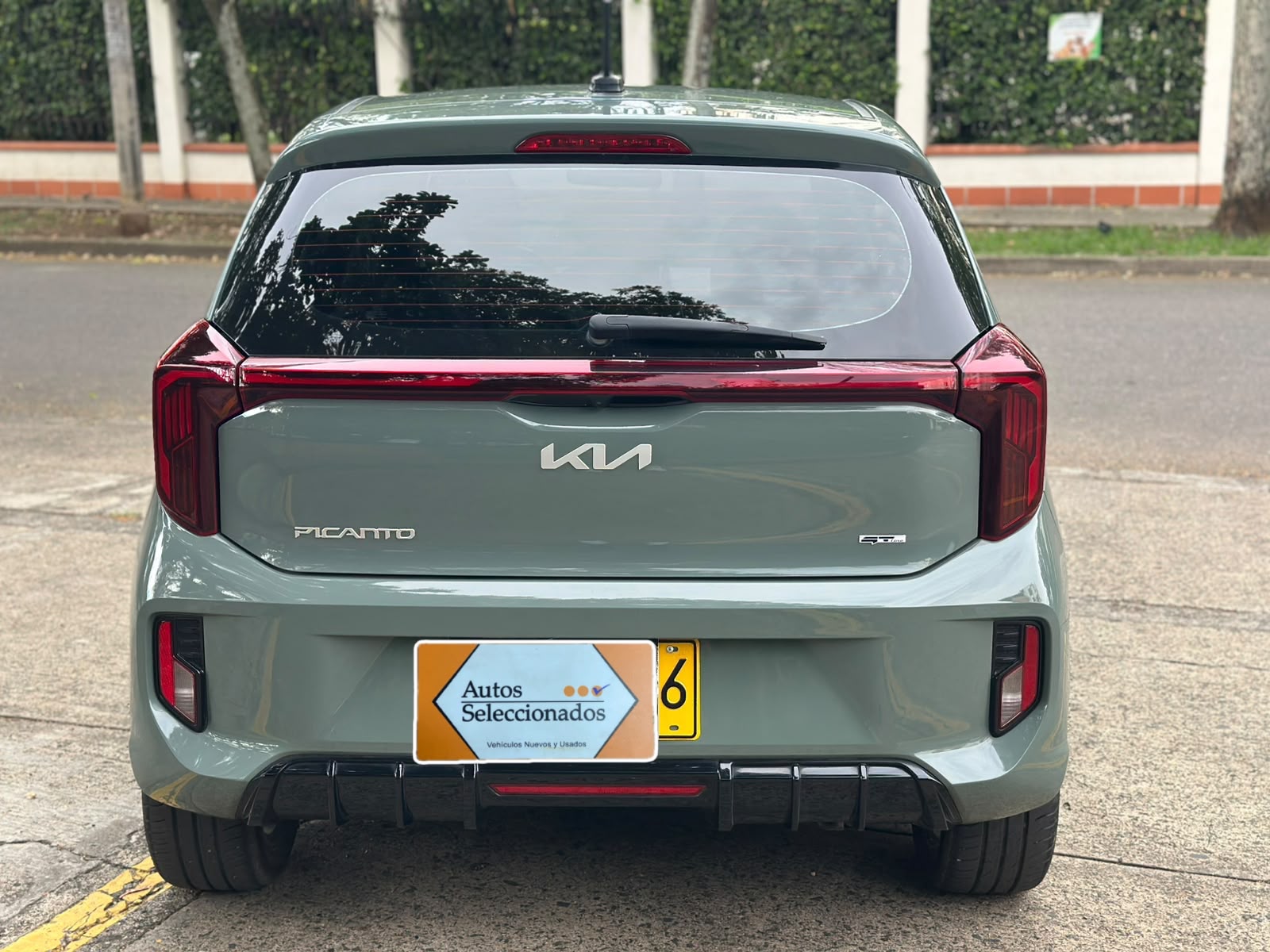 KIA PICANTO GT LINE AT 1250 CC 6AB ABS AA R15 2025