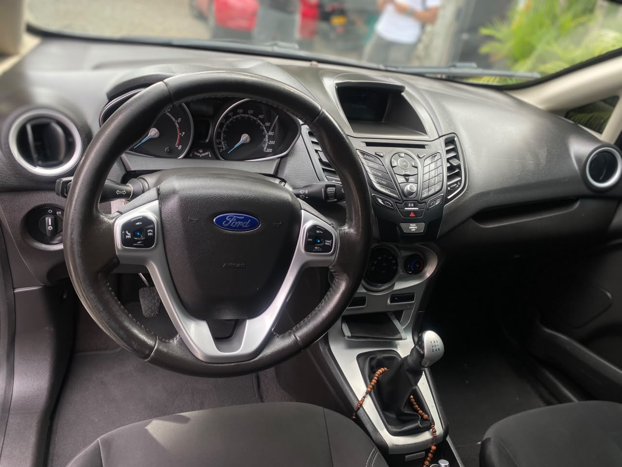 FORD FIESTA HATCHBACK SE MT 1600CC 5P 2016