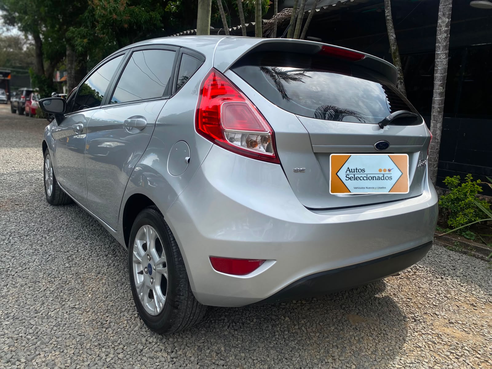 FORD FIESTA HATCHBACK SE MT 1600CC 5P 2016