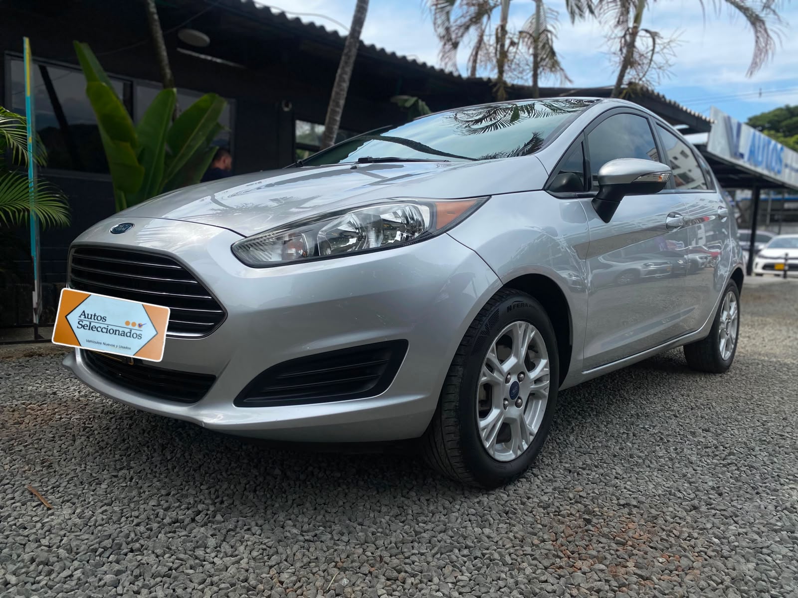 FORD FIESTA HATCHBACK SE MT 1600CC 5P 2016
