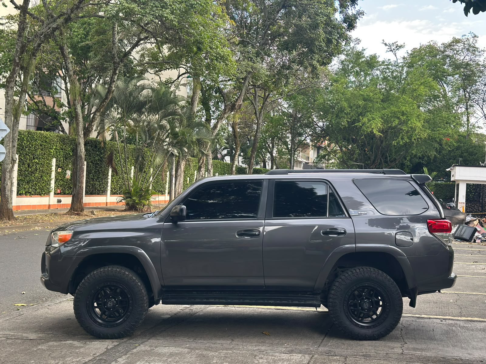 TOYOTA 4RUNNER SR5 AT 4000CC 2013