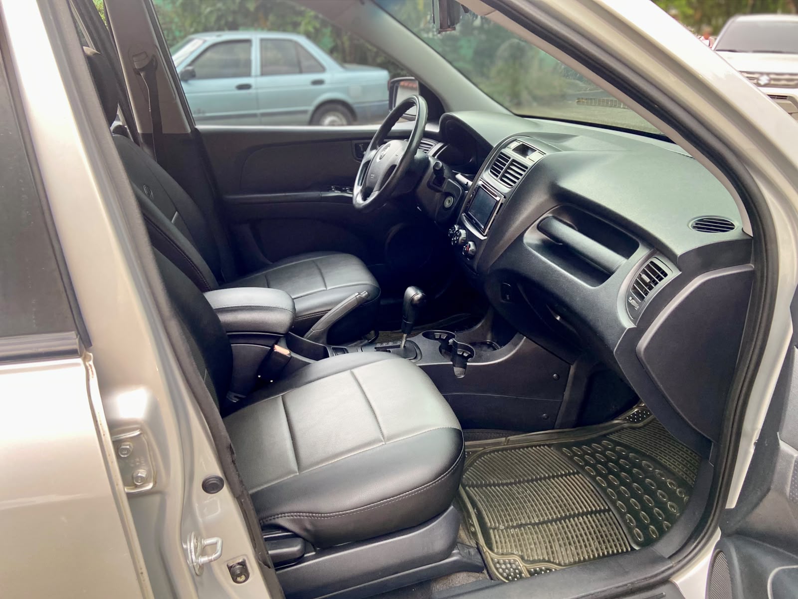 KIA SPORTAGE FQ 2.0L AT 2000CC AB CT 2011