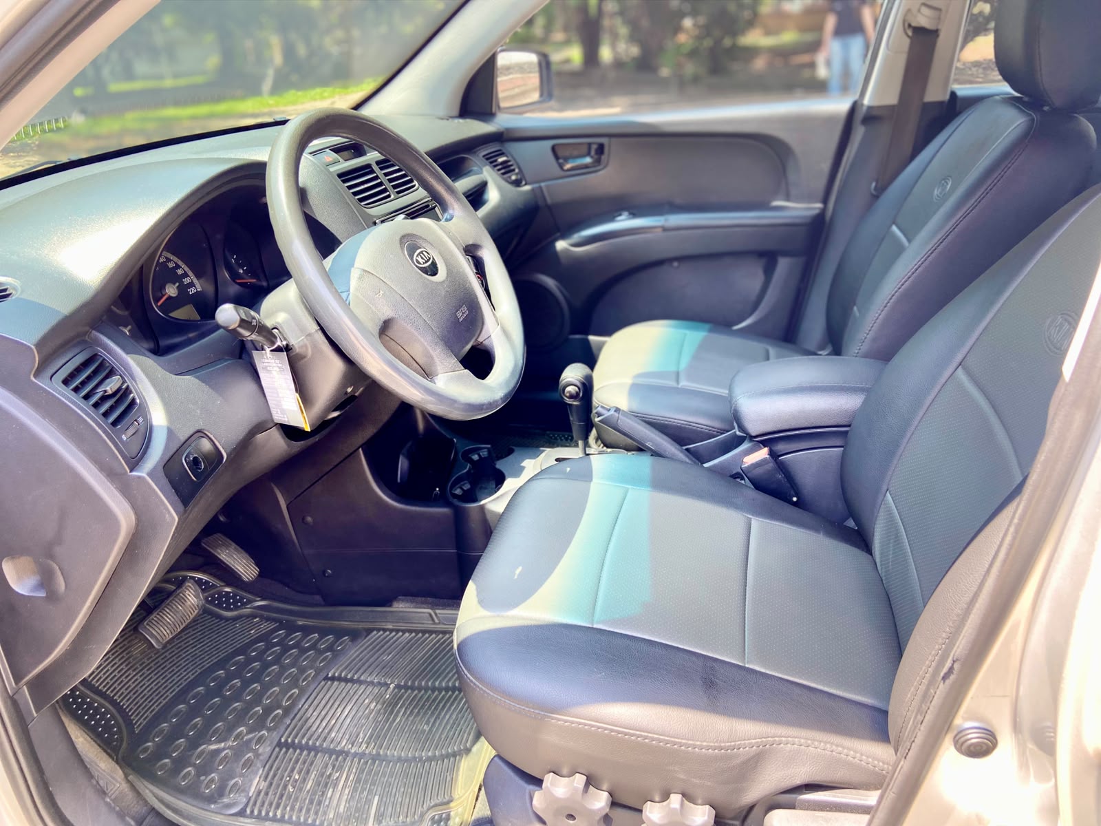 KIA SPORTAGE FQ 2.0L AT 2000CC AB CT 2011