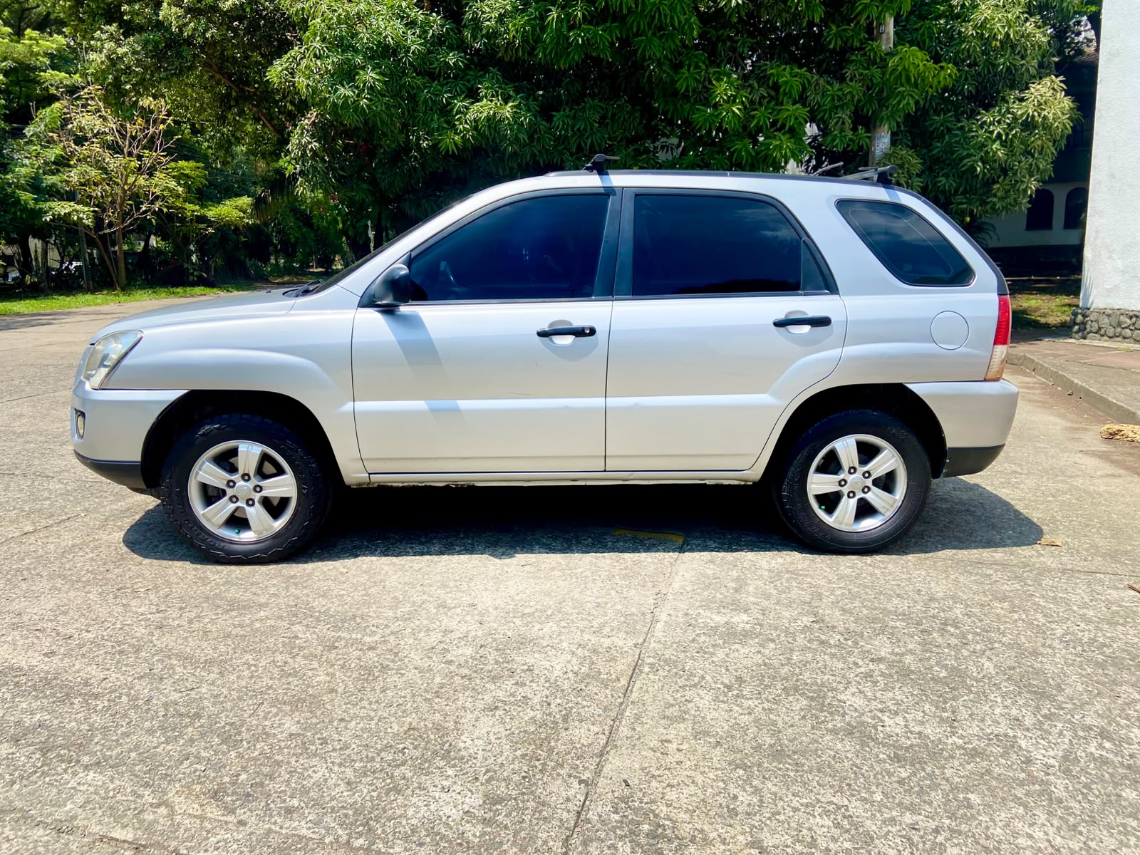 KIA SPORTAGE FQ 2.0L AT 2000CC AB CT 2011