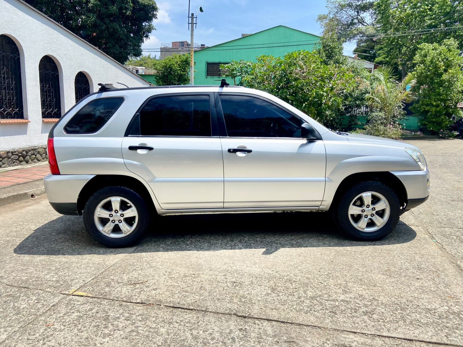 KIA SPORTAGE FQ 2.0L AT 2000CC AB CT 2011