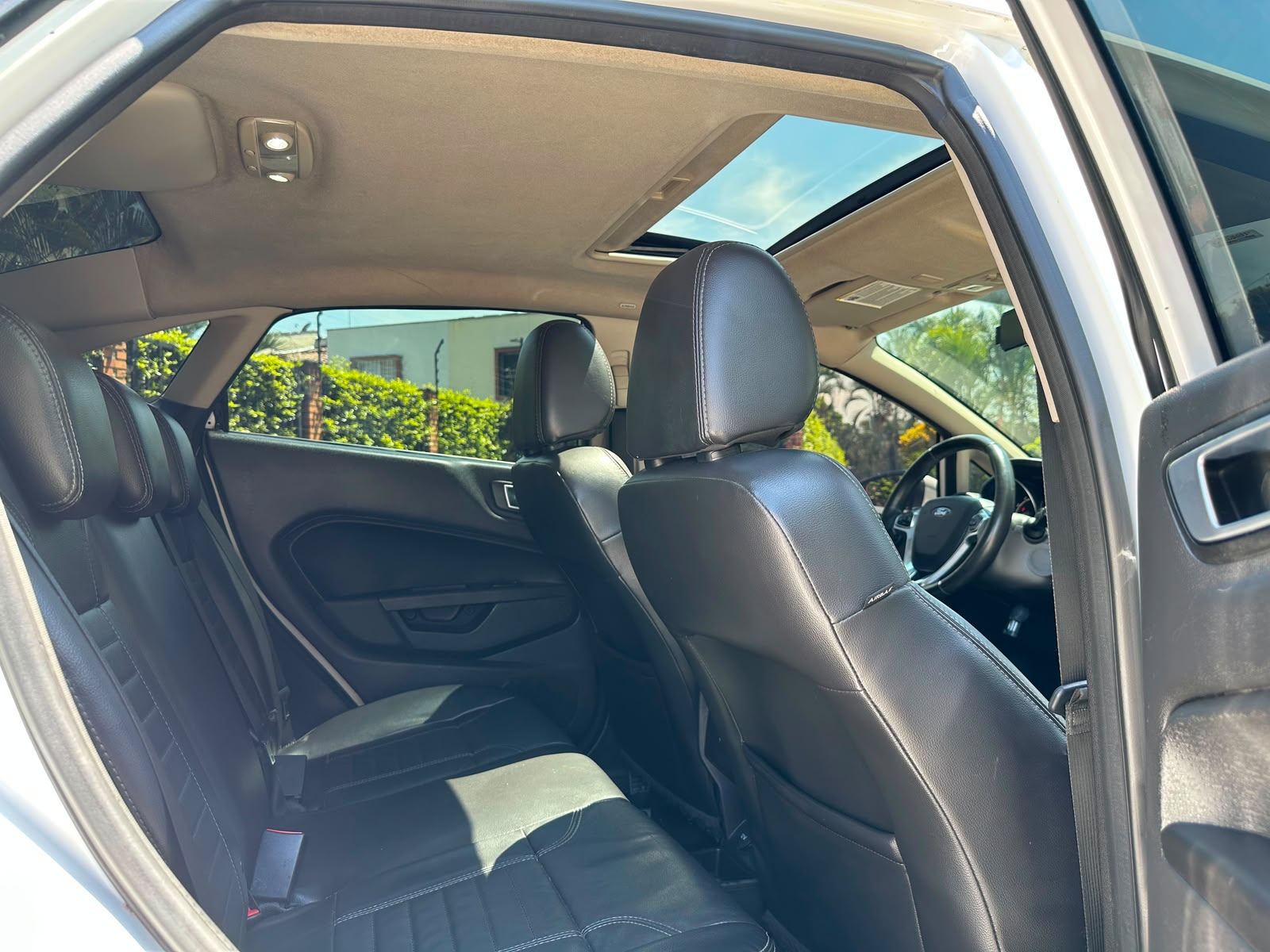 FORD FIESTA SPORTBACK TITANIUM TP 1600CC 4P 2015