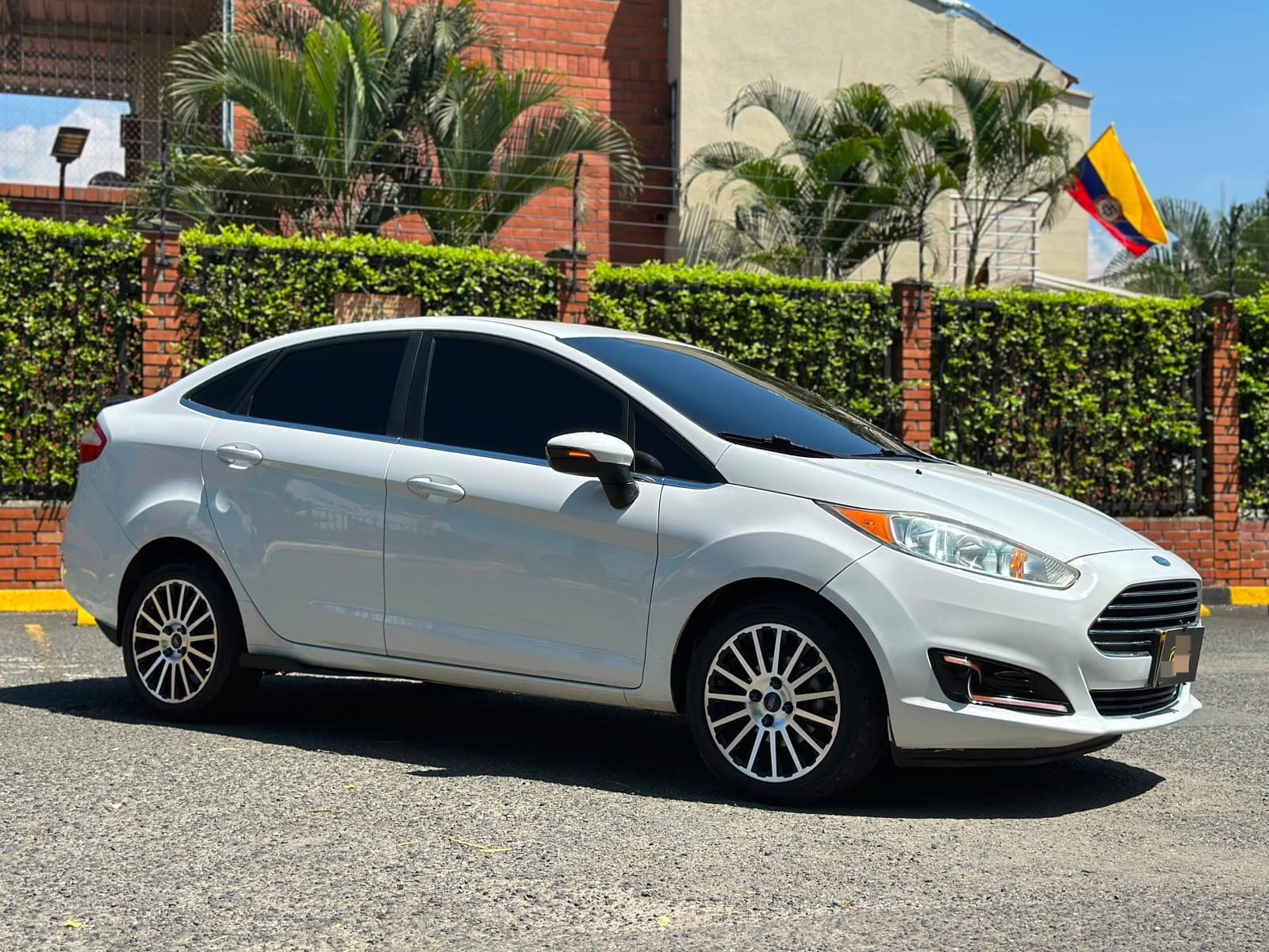 FORD FIESTA SPORTBACK TITANIUM TP 1600CC 4P 2015