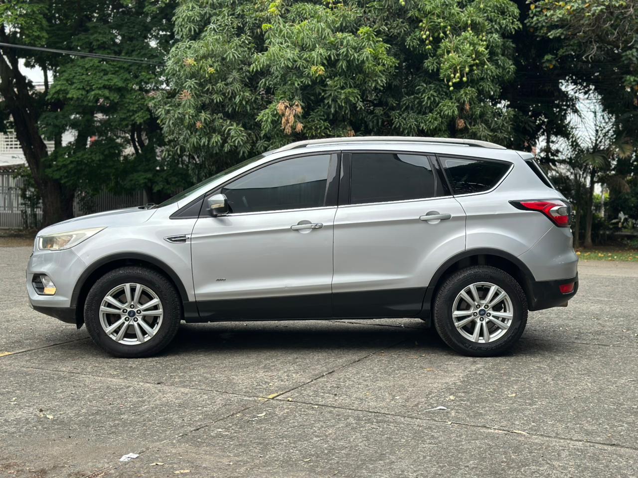 FORD ESCAPE SE TP 2000CC 4X4 2017