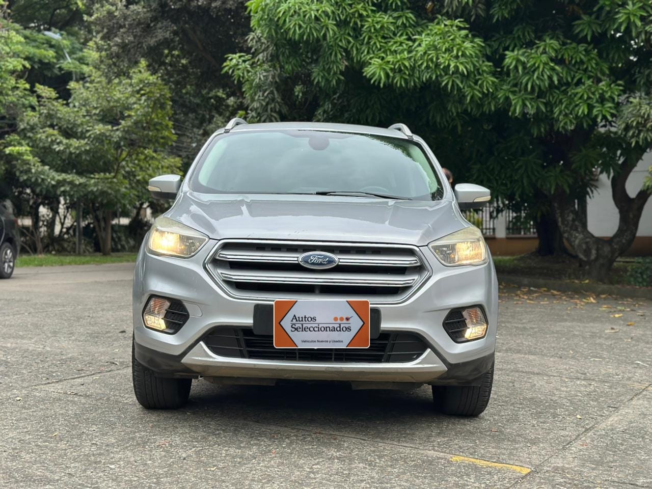 FORD ESCAPE SE TP 2000CC 4X4 2017