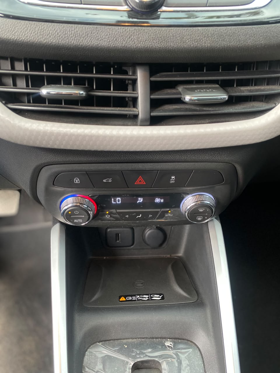 CHEVROLET ONIX PREMIER TP 1000CC T 4P 6AB ABS 2023