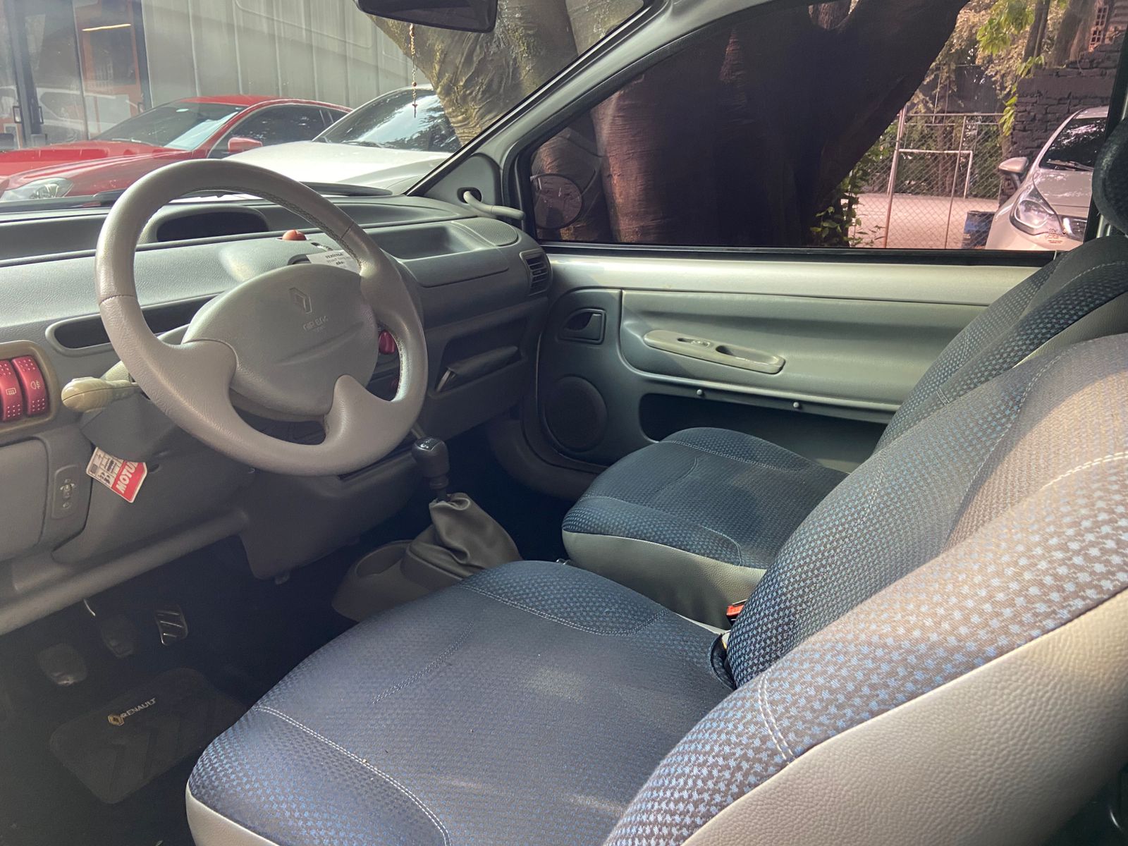 RENAULT TWINGO ACCESS + MT 1200CC 16V AA 2012