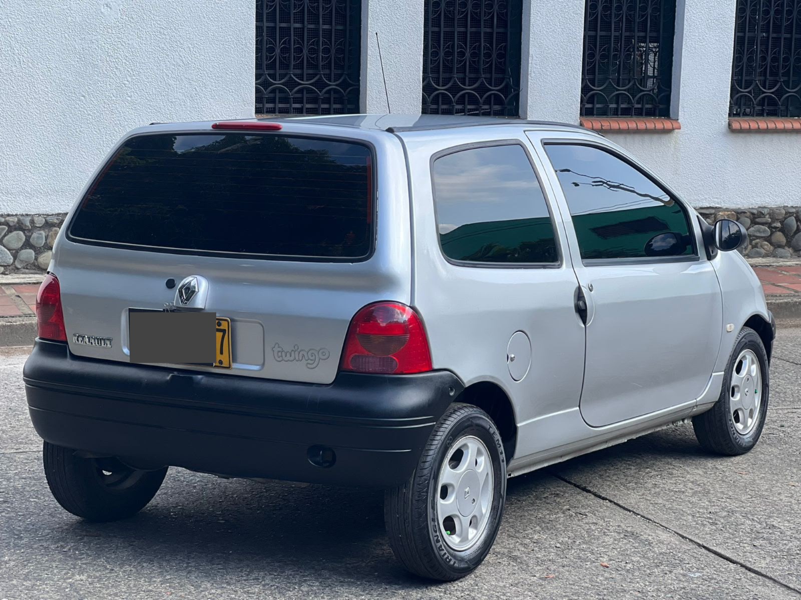 RENAULT TWINGO ACCESS + MT 1200CC 16V AA 2012