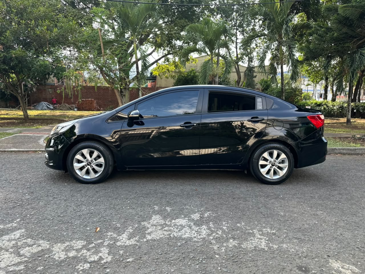 KIA RIO SPICE 1.2 MT 1200CC 4P 2AB 2016