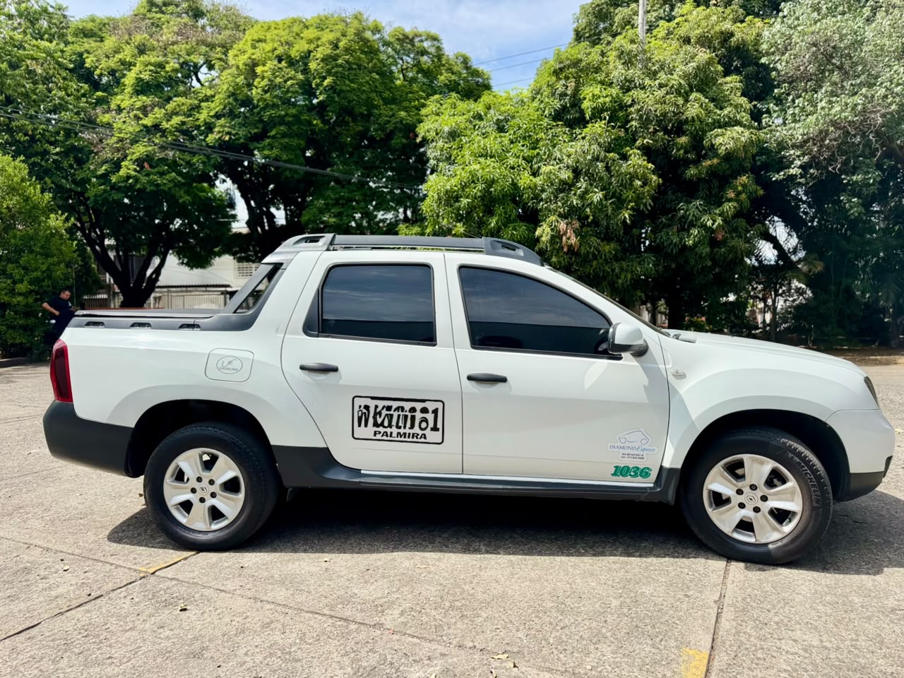 RENAULT DUSTER OROCH EXPRESSION MT 2000CC 4X2 2AB 2022