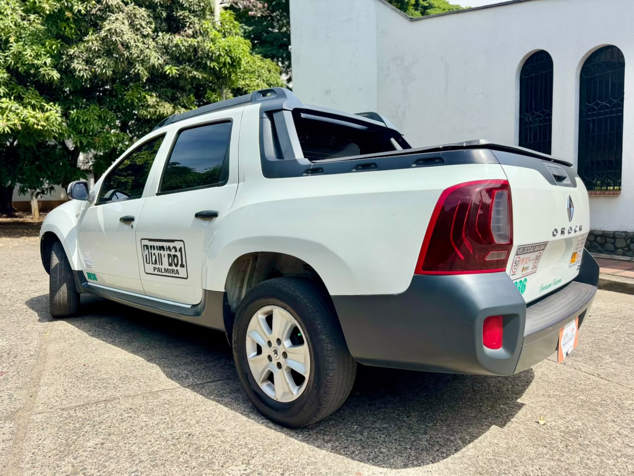 RENAULT DUSTER OROCH EXPRESSION MT 2000CC 4X2 2AB 2022