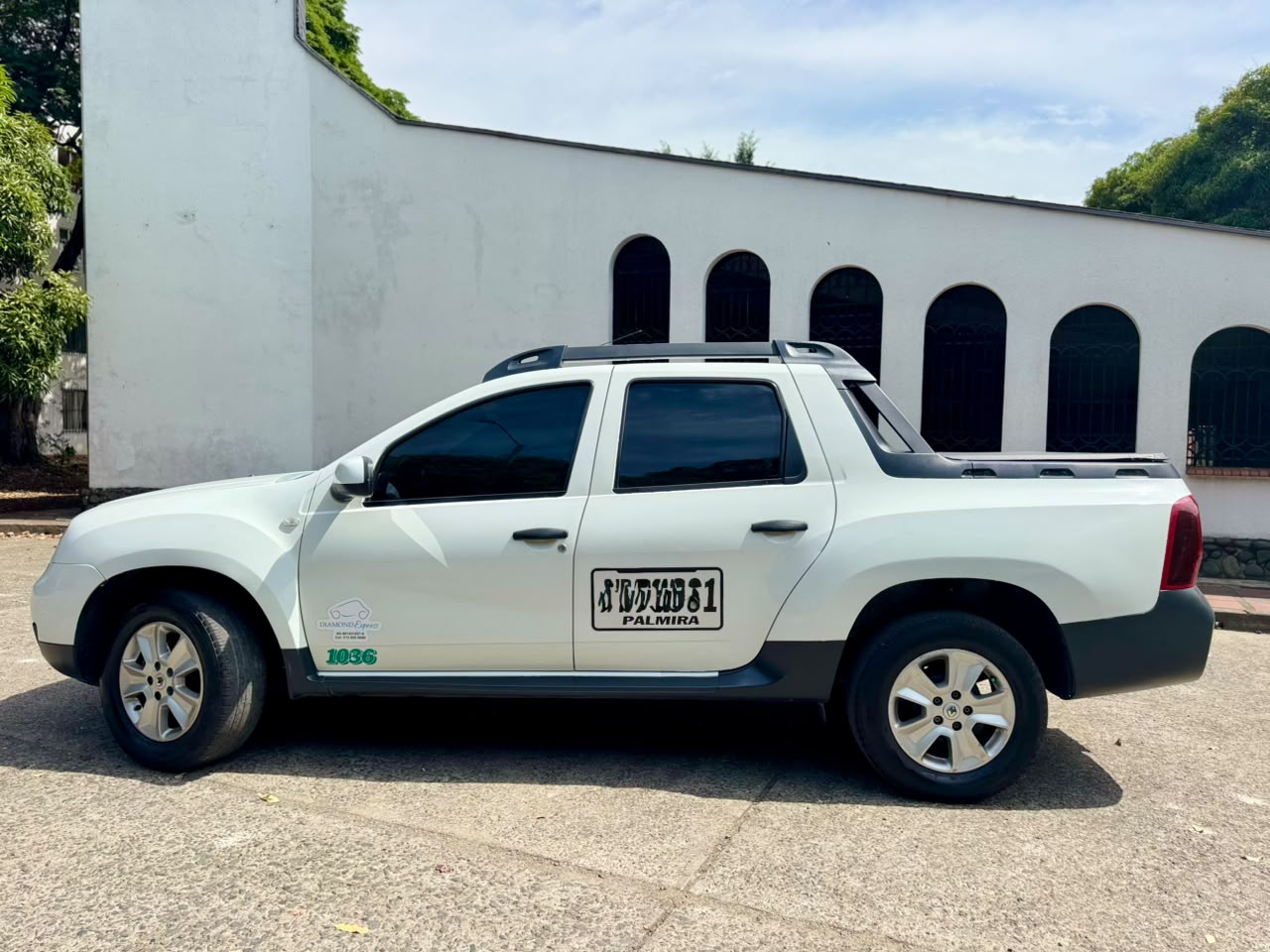 RENAULT DUSTER OROCH EXPRESSION MT 2000CC 4X2 2AB 2022