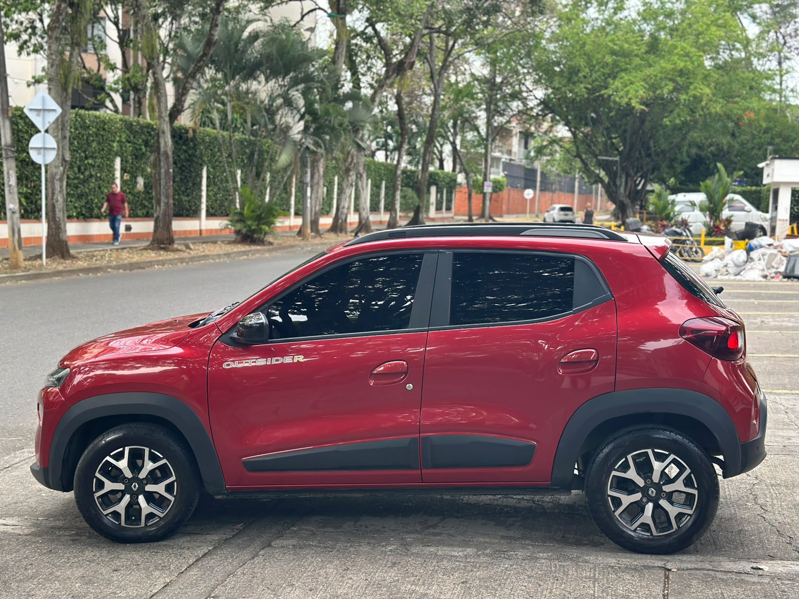 RENAULT KWID OUTSIDER MT 1000CC 12V 4AB ABS 2023