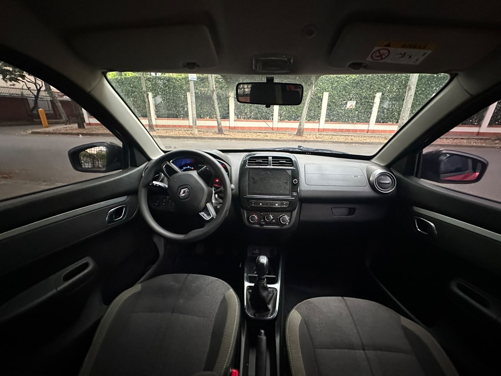 RENAULT KWID OUTSIDER MT 1000CC 12V 4AB ABS 2023