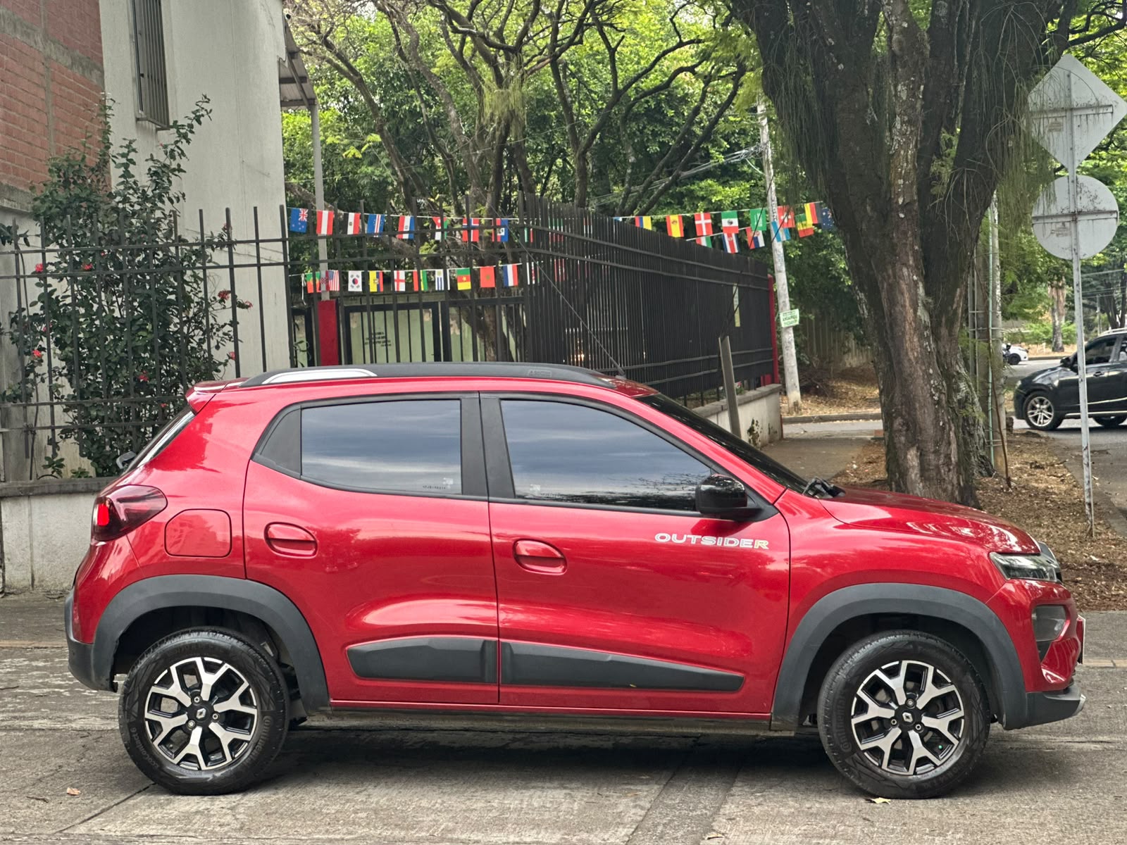 RENAULT KWID OUTSIDER MT 1000CC 12V 4AB ABS 2023