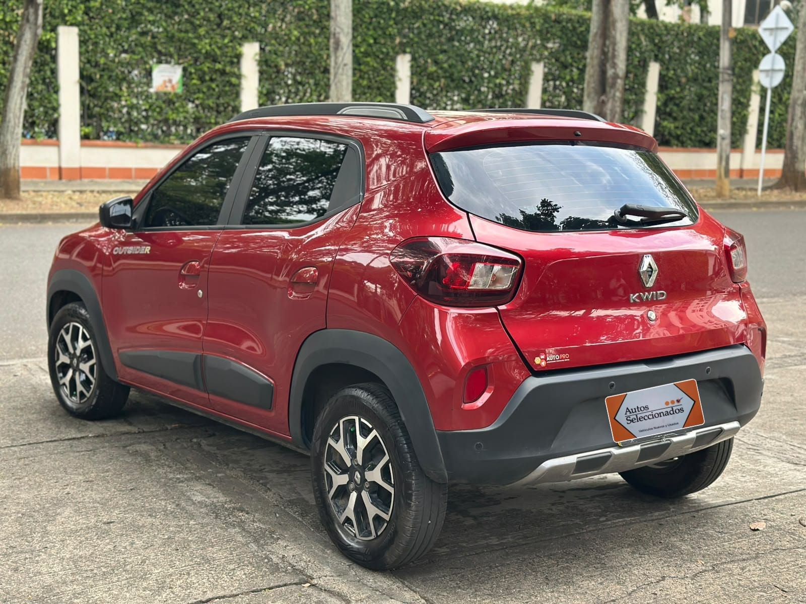 RENAULT KWID OUTSIDER MT 1000CC 12V 4AB ABS 2023