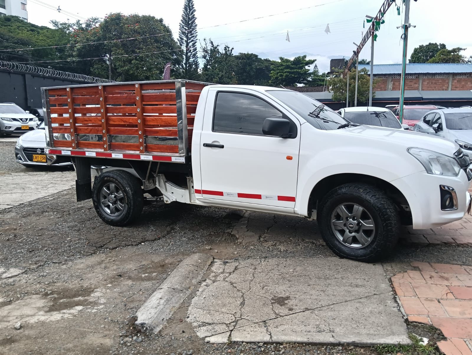 CHEVROLET DMAX 2.5L MT 2500CC 4X2 TD EST 2016
