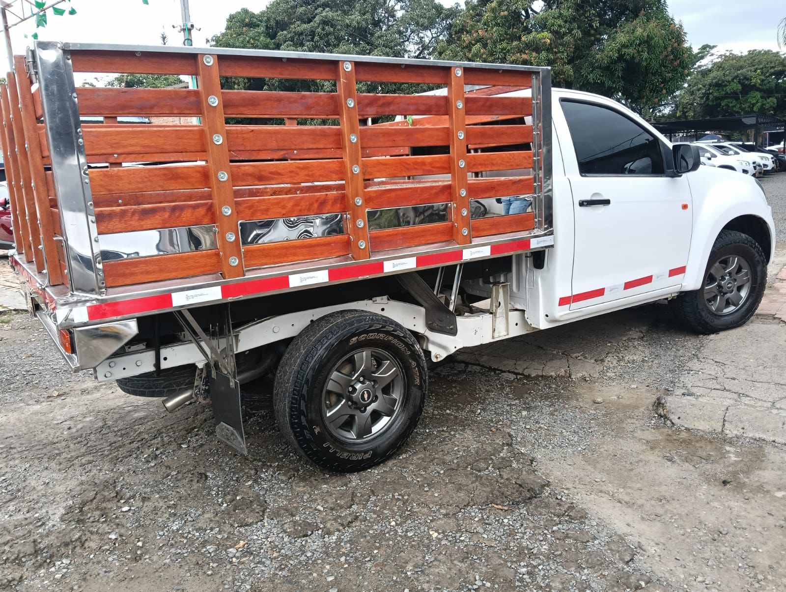 CHEVROLET DMAX 2.5L MT 2500CC 4X2 TD EST 2016
