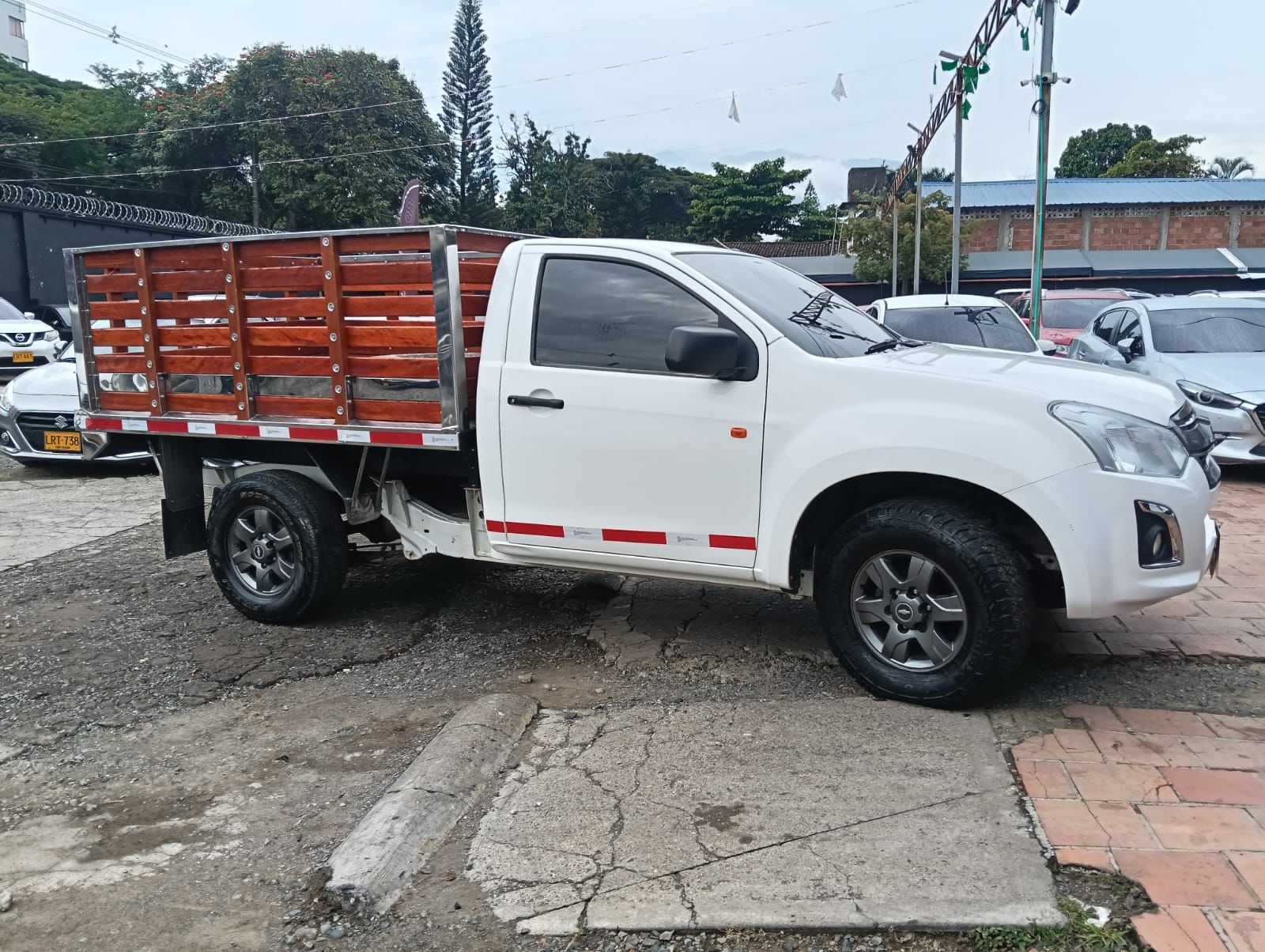 CHEVROLET DMAX 2.5L MT 2500CC 4X2 TD EST 2016