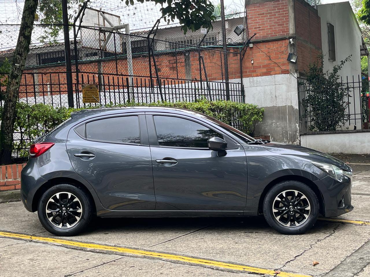 MAZDA 2 TOURING MT 1500CC 2AB 2016