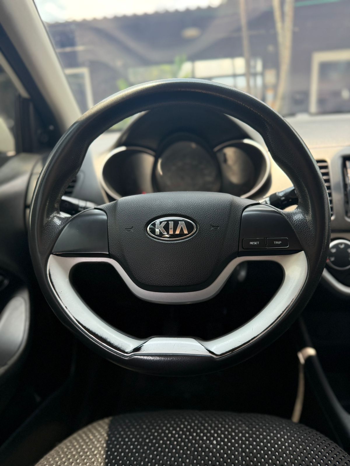 KIA PICANTO ION R 1.25 MT 1200CC AA 2017