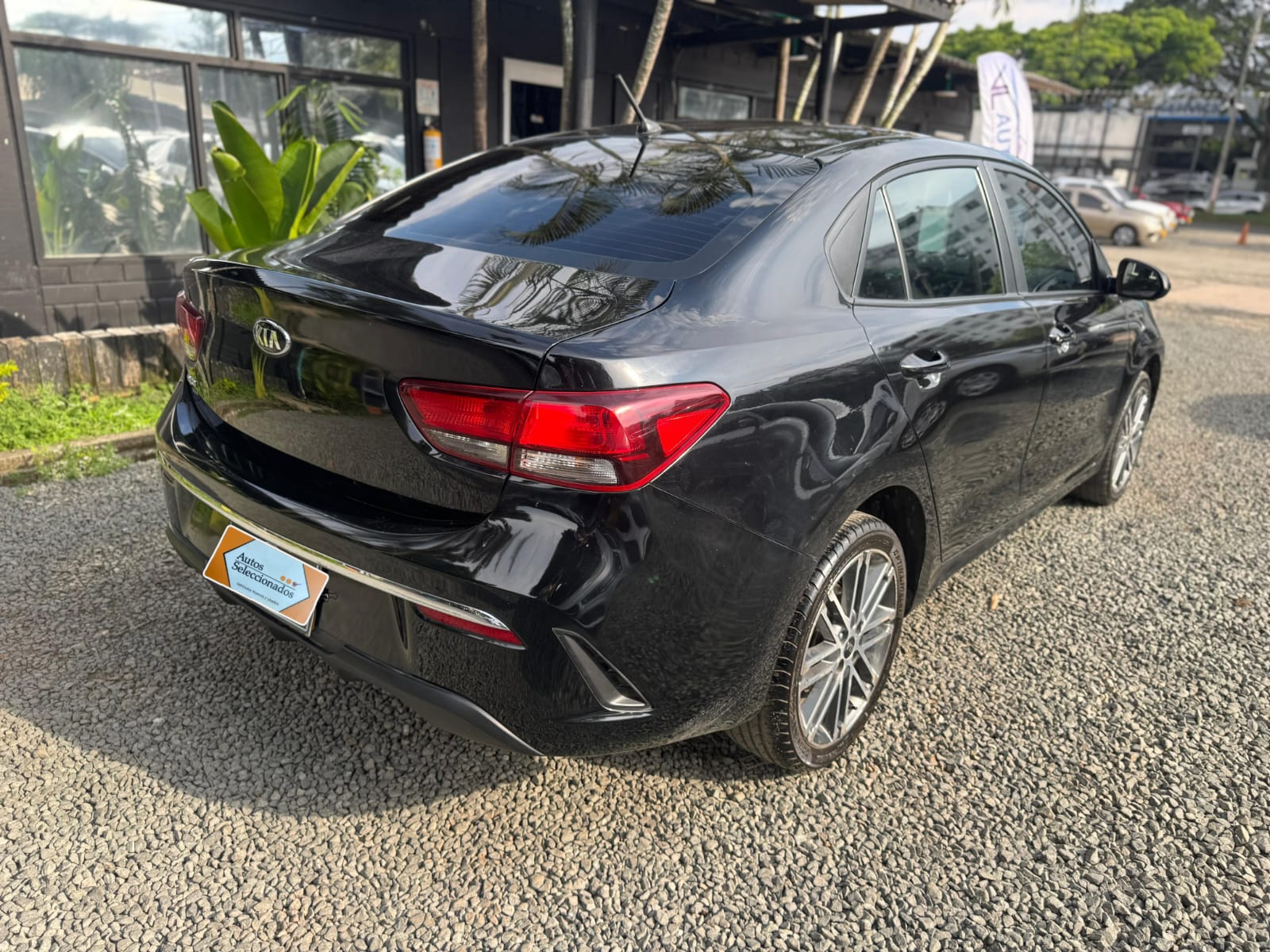KIA RIO VIBRANT TP 1400CC 4P R17 2022