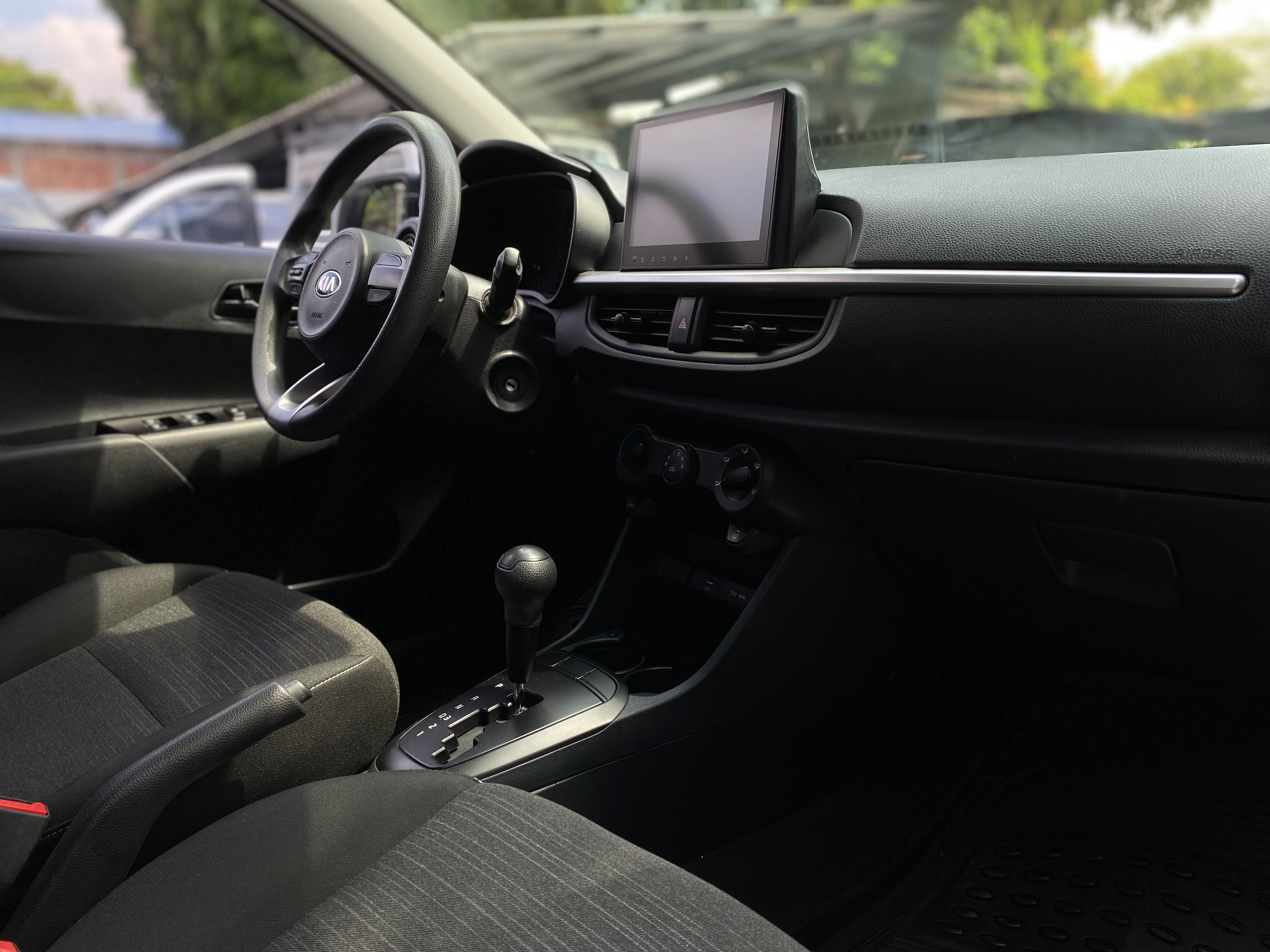 KIA PICANTO VIBRANT AT 1250CC 2AB ABS AA R13 2022