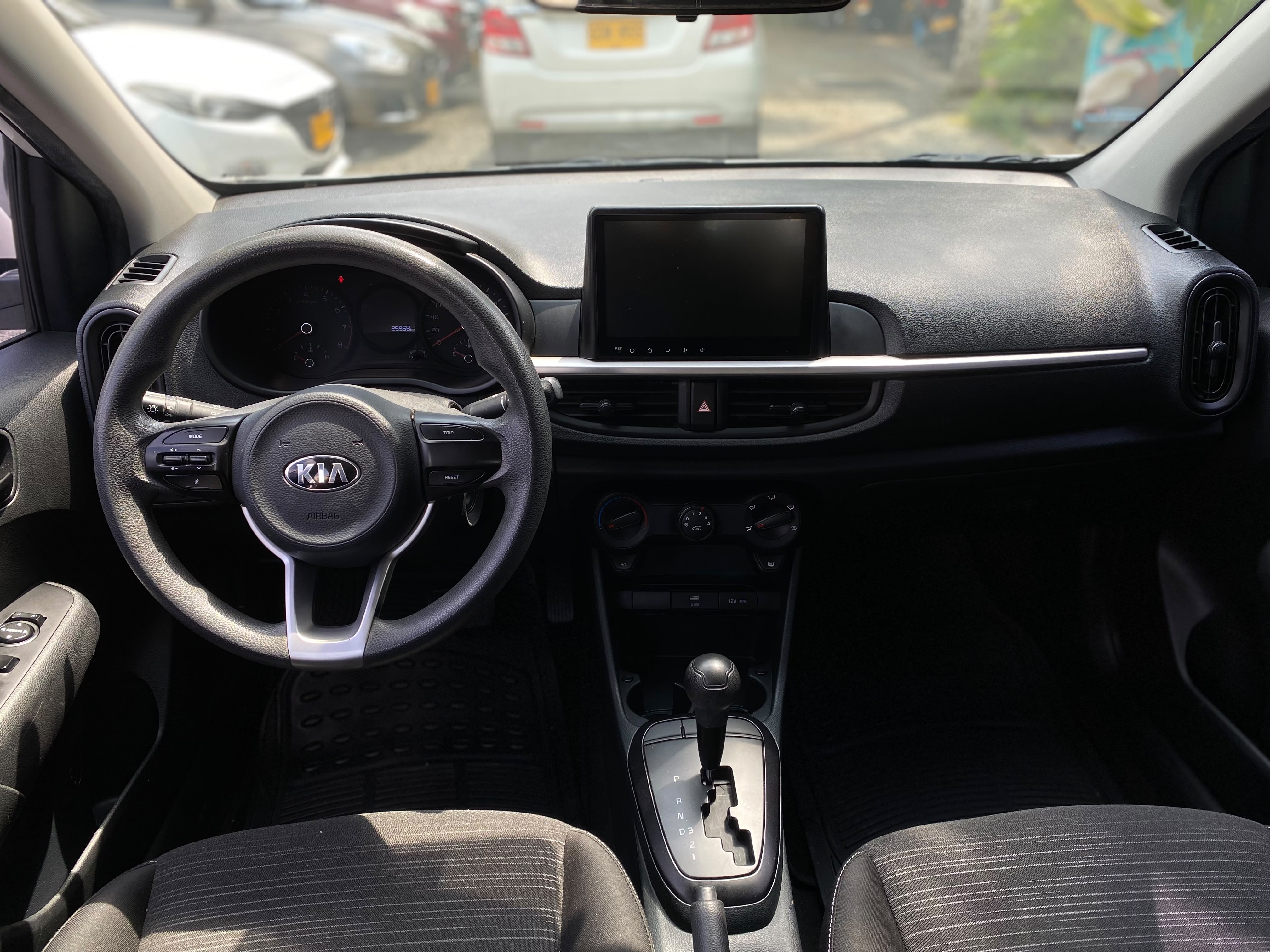 KIA PICANTO VIBRANT AT 1250CC 2AB ABS AA R13 2022