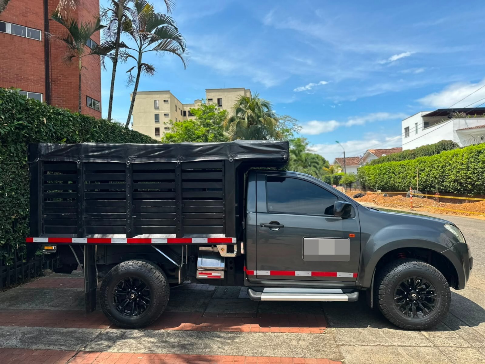 CHEVROLET DMAX 2.5L MT 2500CC TD 4X4 AA 2016
