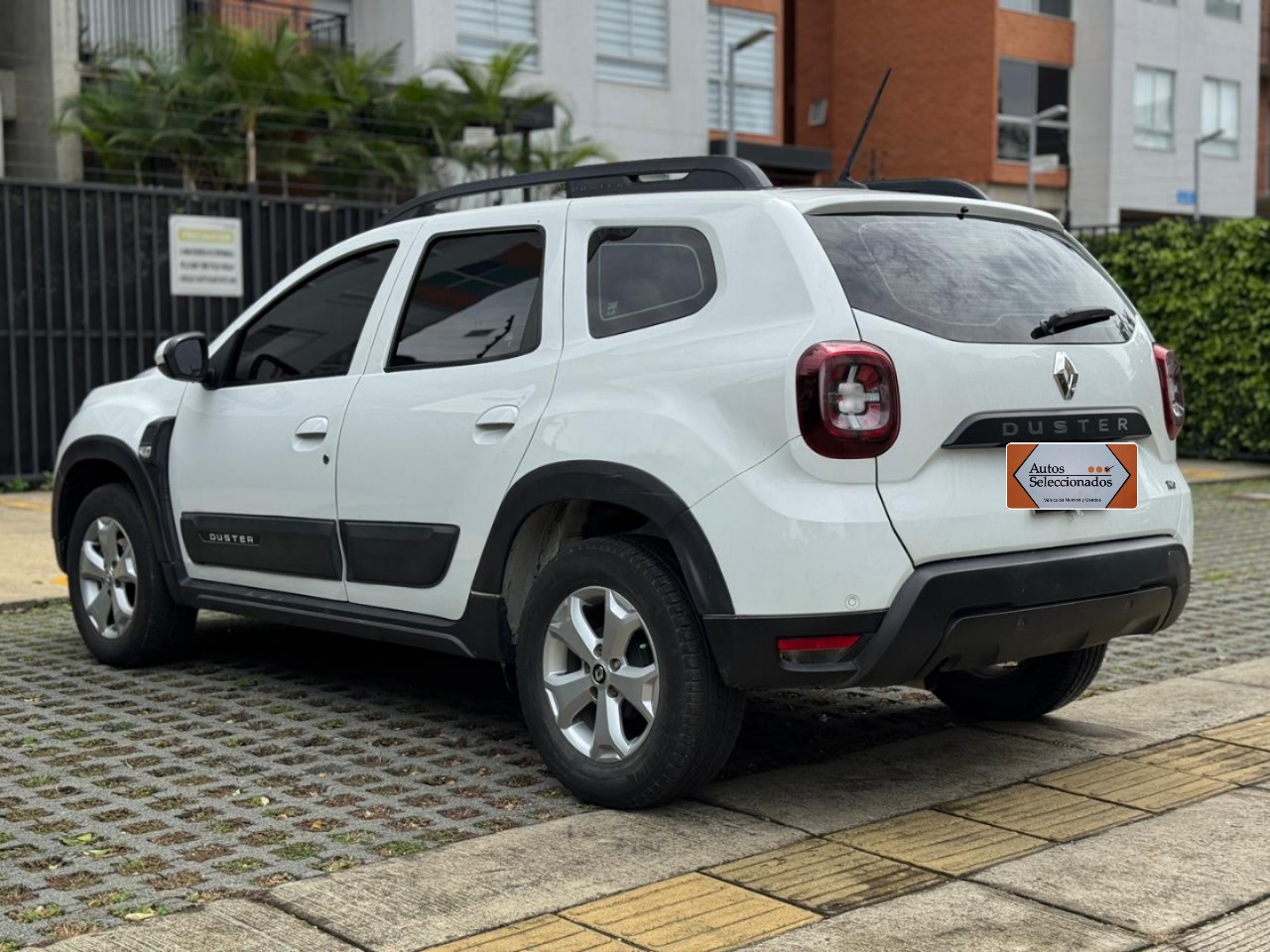 RENAULT DUSTER ZEN + TP 1300CC T 4X2 2022