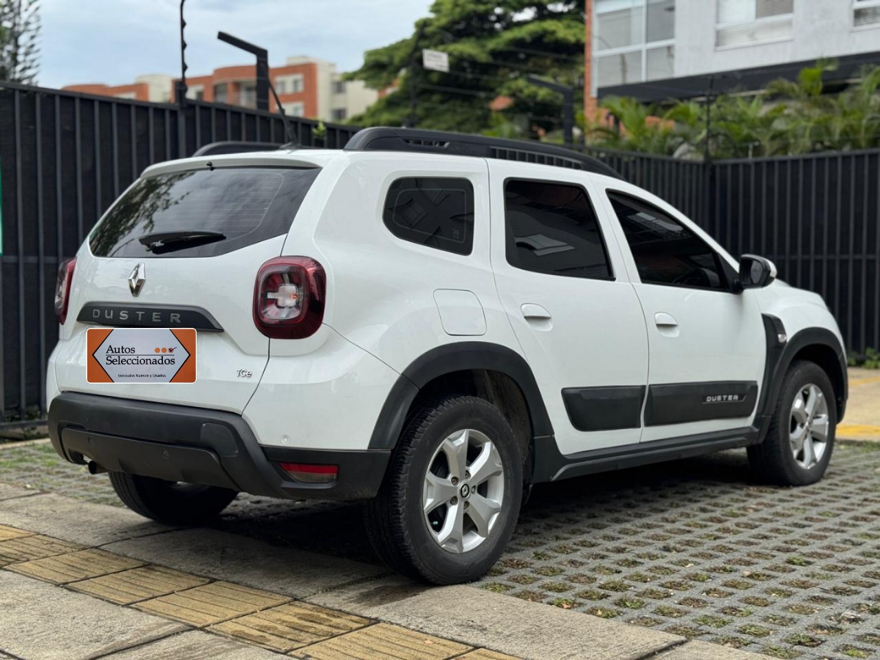 RENAULT DUSTER ZEN + TP 1300CC T 4X2 2022