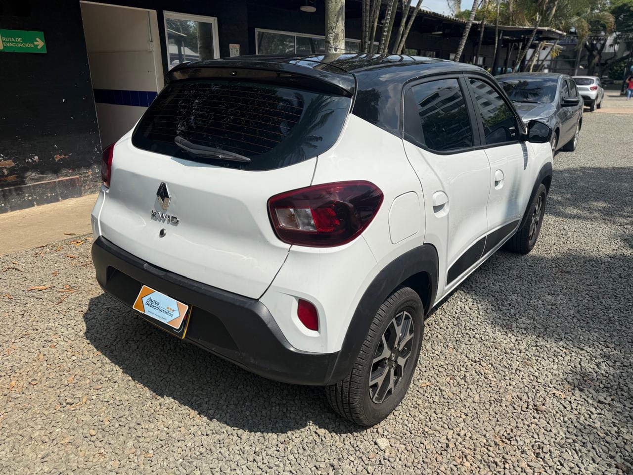 RENAULT KWID OUTSIDER MT 1000CC 12V 4AB ABS 2024