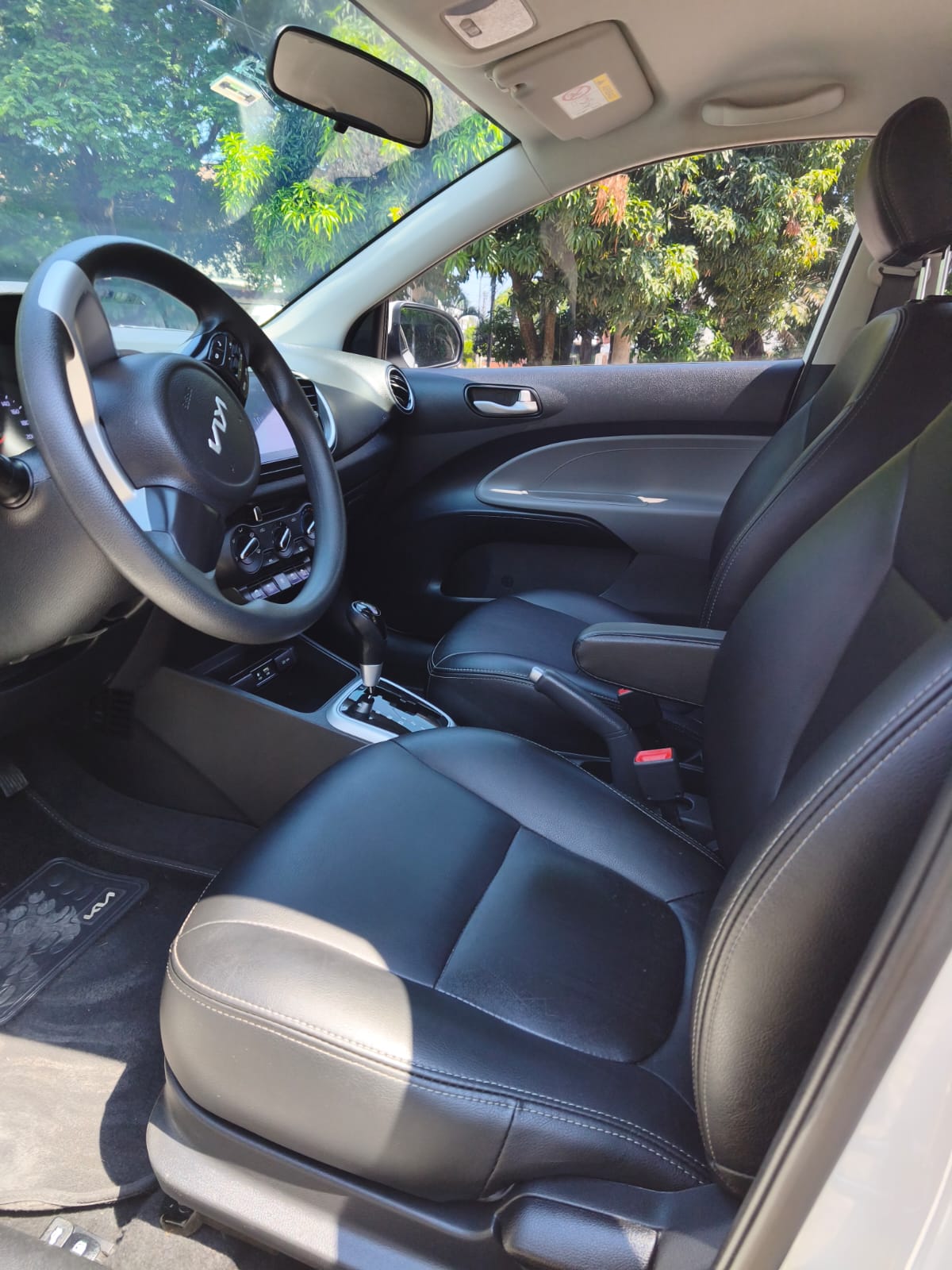 KIA SOLUTO EMOTION TP 1400CC 4P 2AB ABS 2025