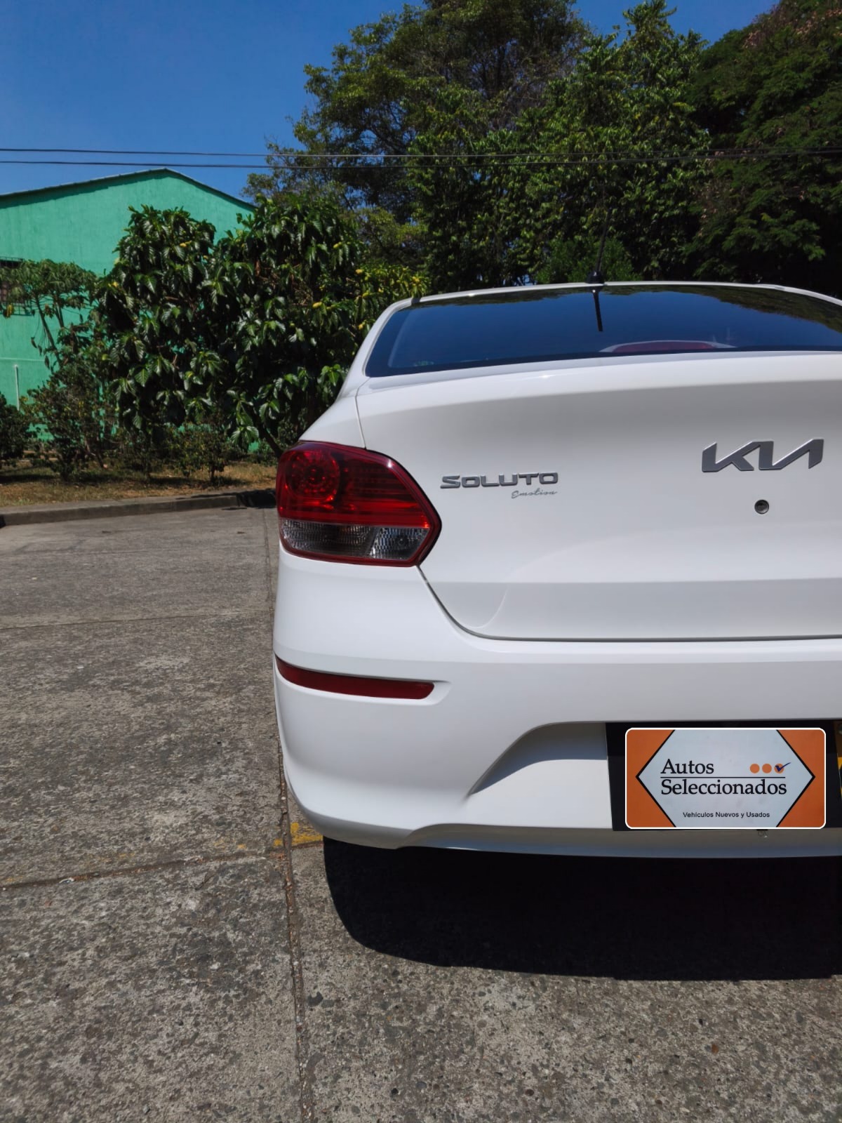 KIA SOLUTO EMOTION TP 1400CC 4P 2AB ABS 2025
