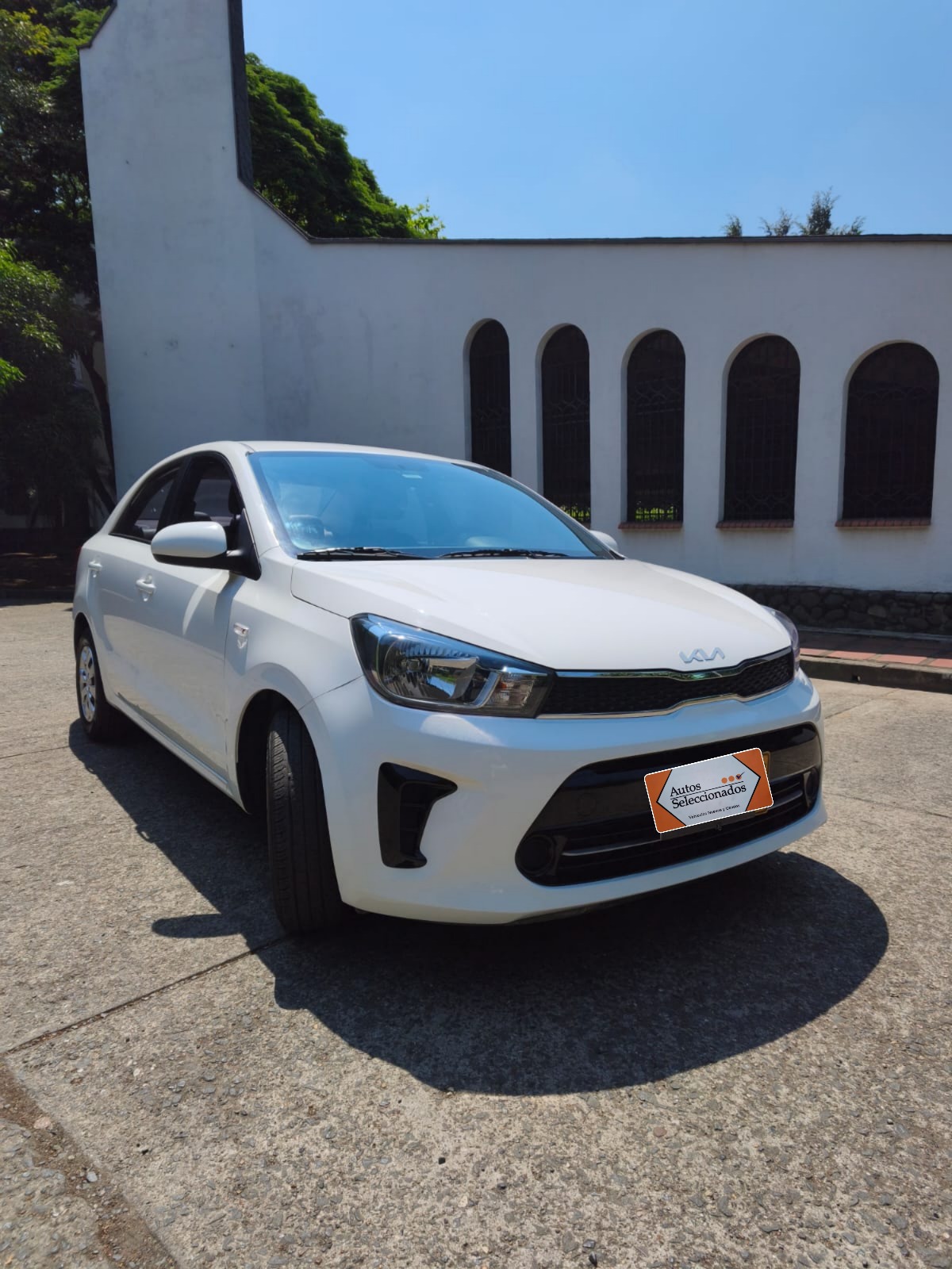 KIA SOLUTO EMOTION TP 1400CC 4P 2AB ABS 2025