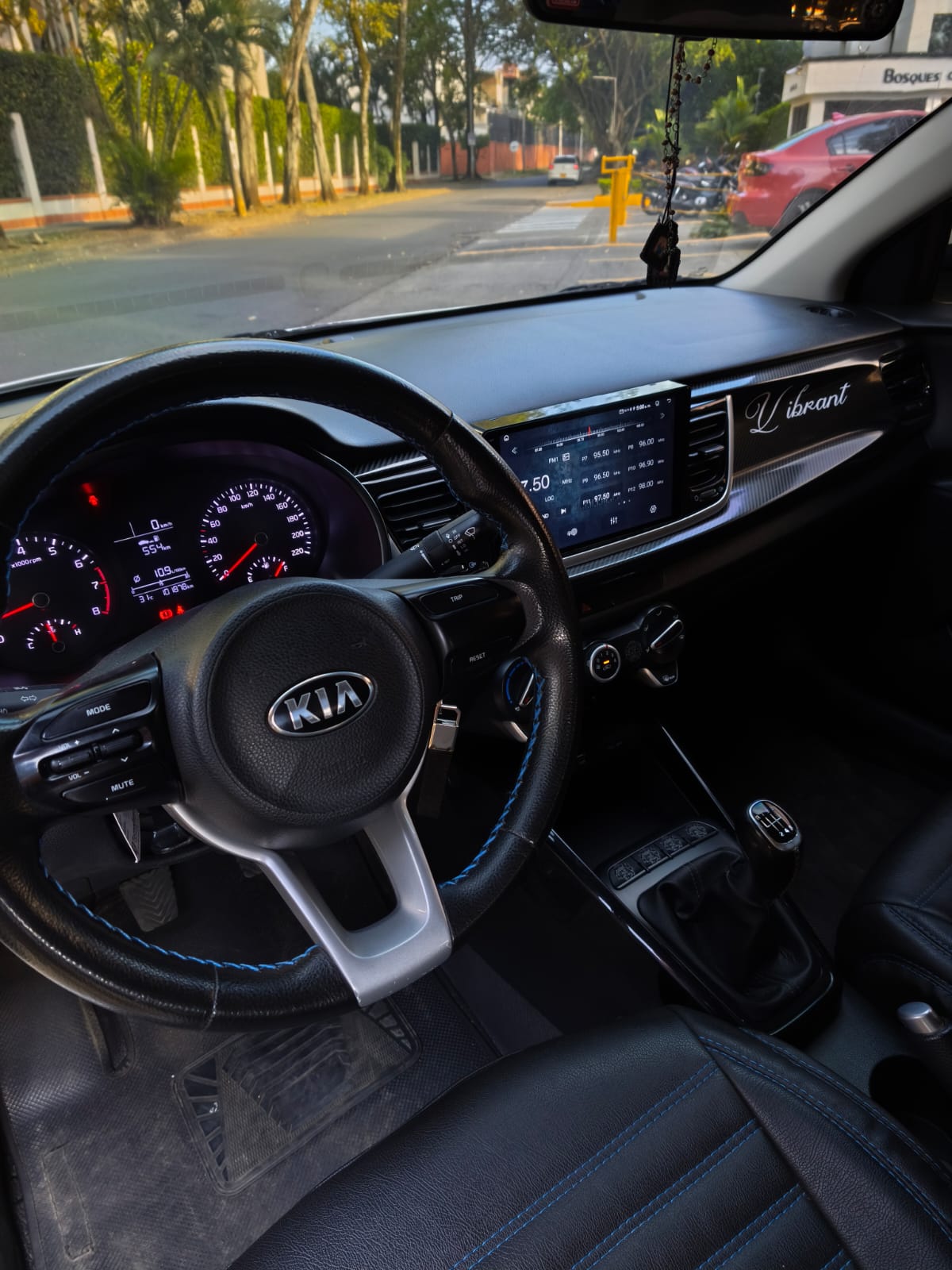 KIA RIO VIBRANT MT 1400CC 4P 2021