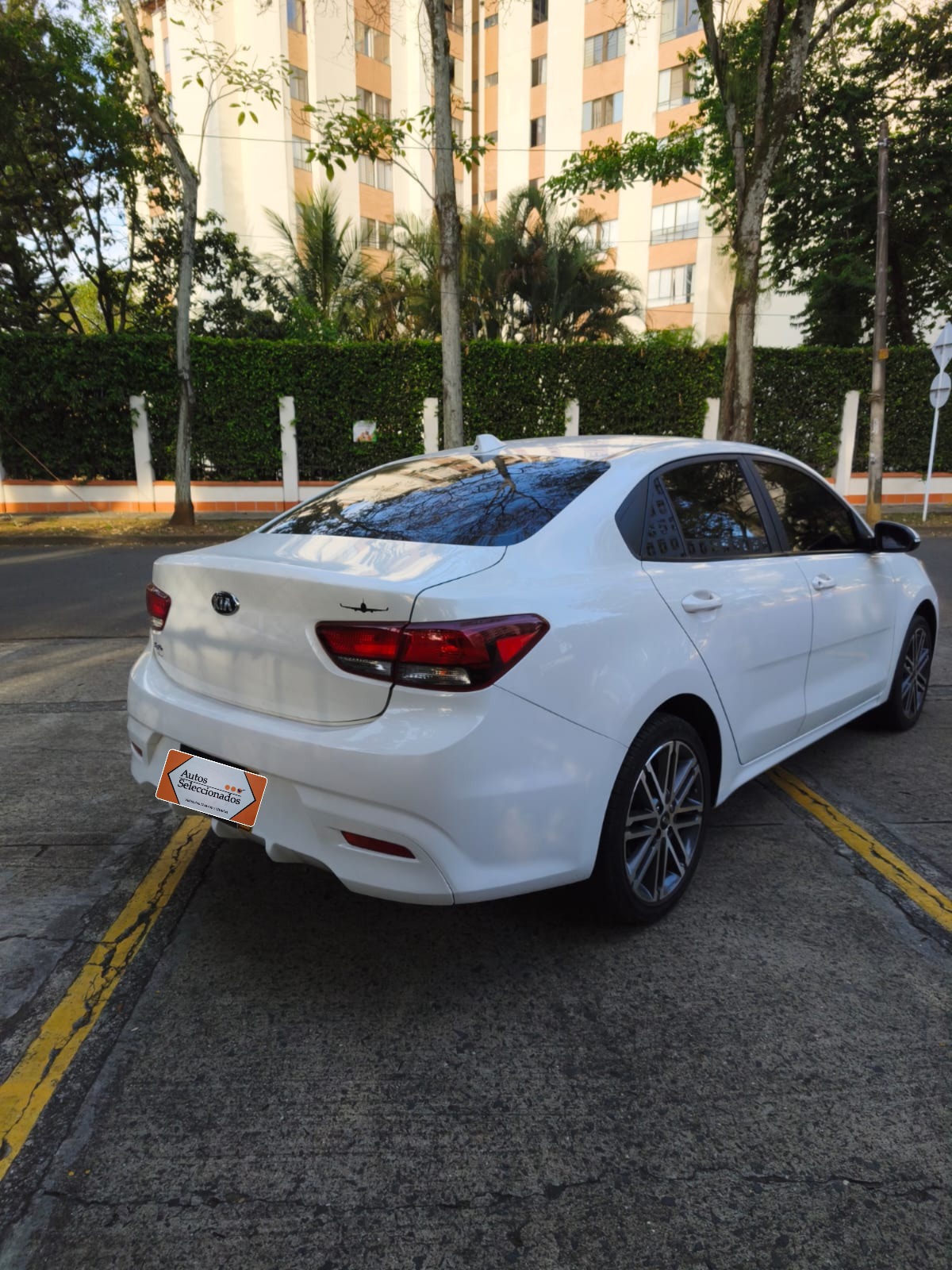 KIA RIO VIBRANT MT 1400CC 4P 2021