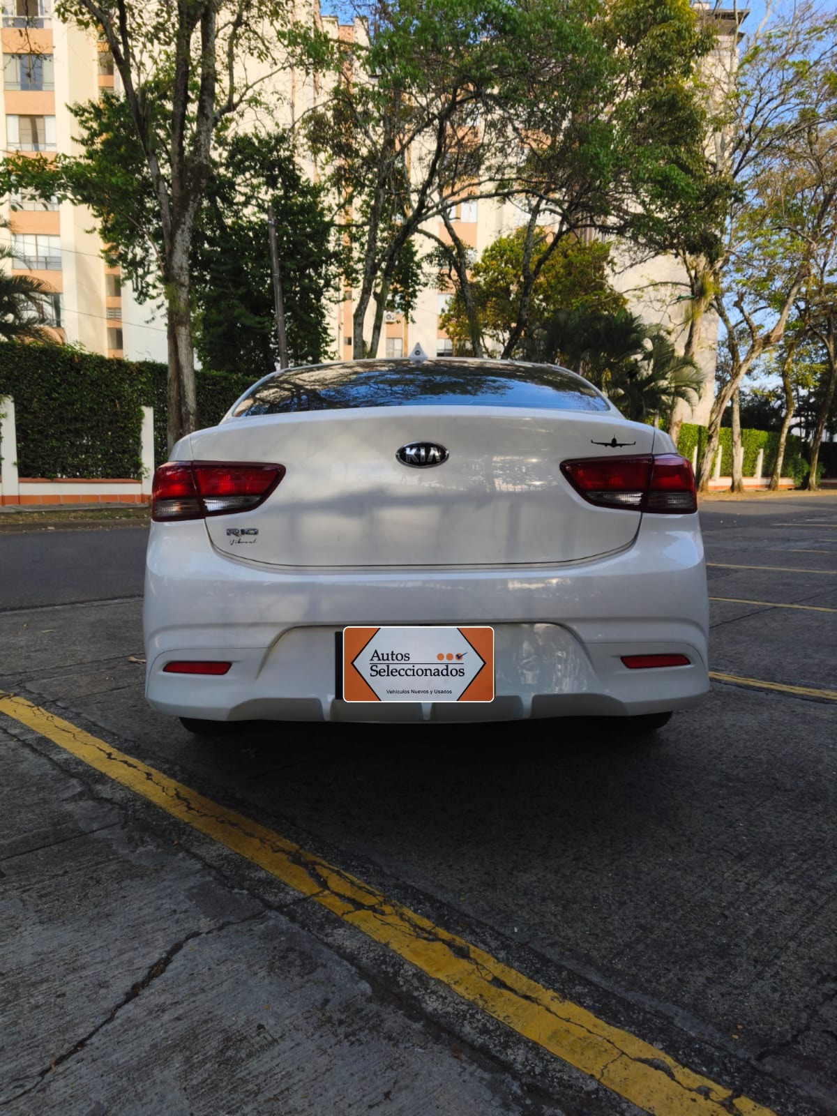 KIA RIO VIBRANT MT 1400CC 4P 2021