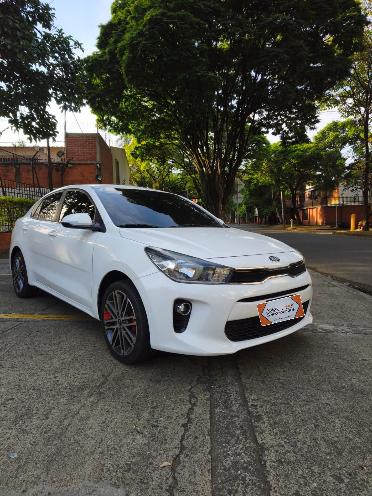 KIA RIO VIBRANT MT 1400CC 4P 2021
