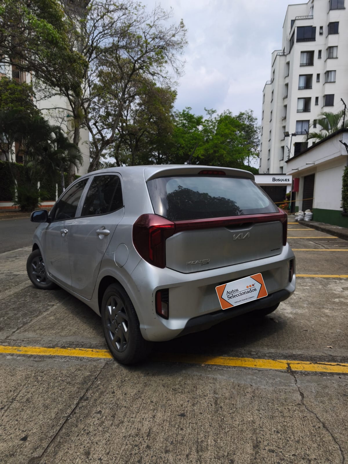 KIA PICANTO ZENITH MT 1250CC 6AB ABS AA R14 2025