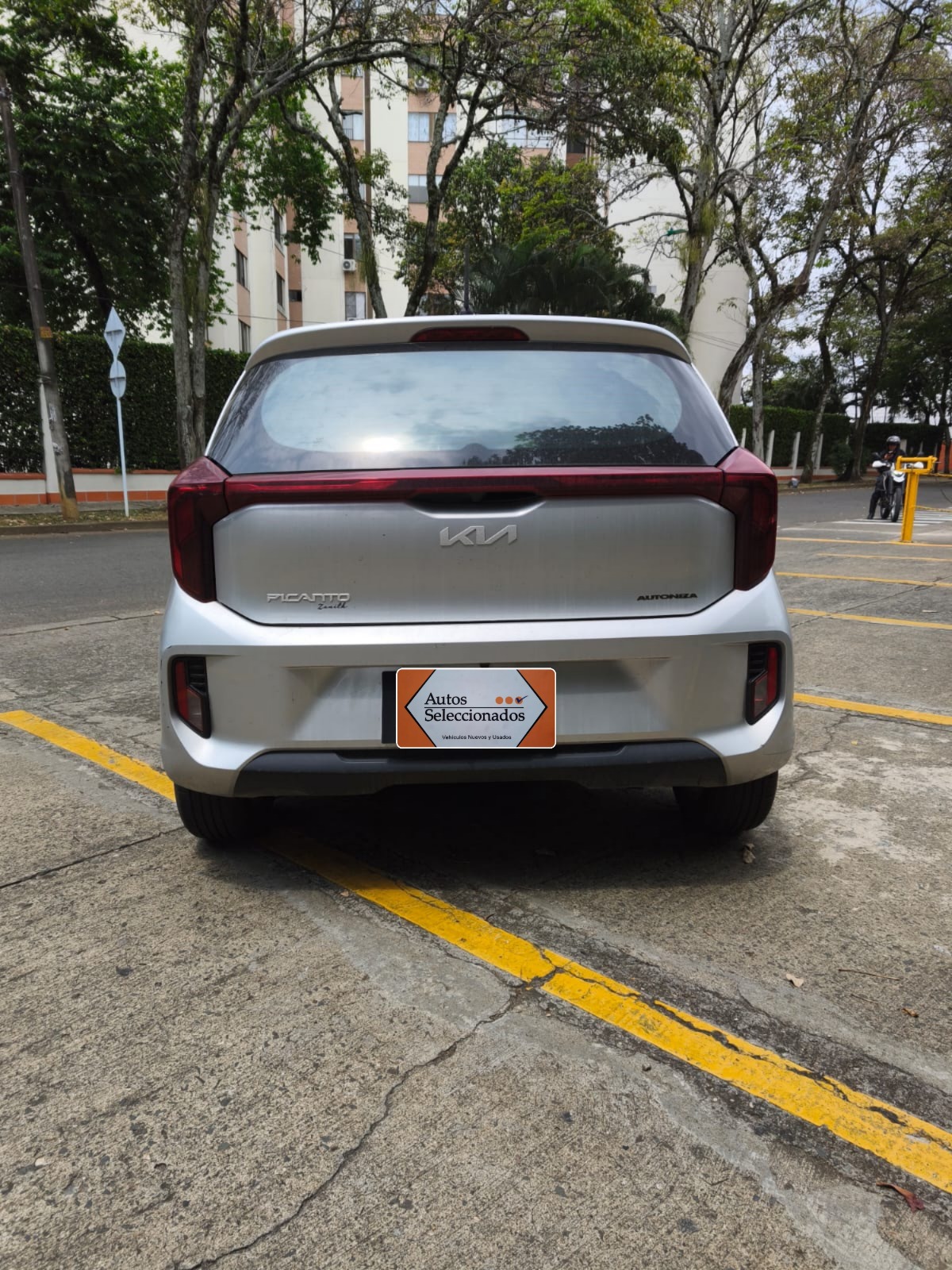 KIA PICANTO ZENITH MT 1250CC 6AB ABS AA R14 2025