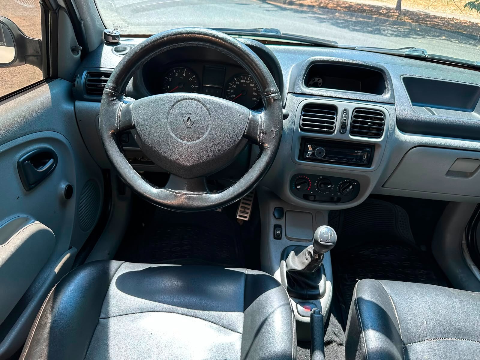 RENAULT CLIO II CAMPUS MT 1200CC 16V AA 2015
