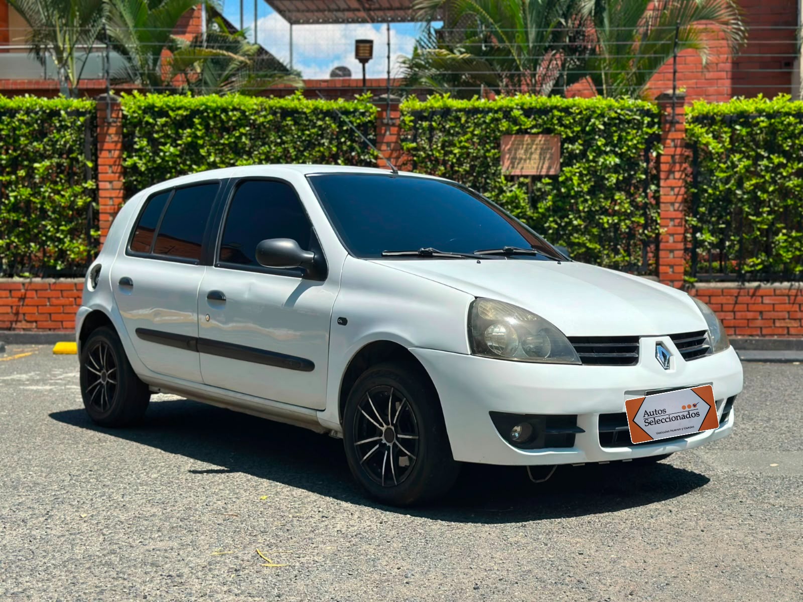RENAULT CLIO II CAMPUS MT 1200CC 16V AA 2015