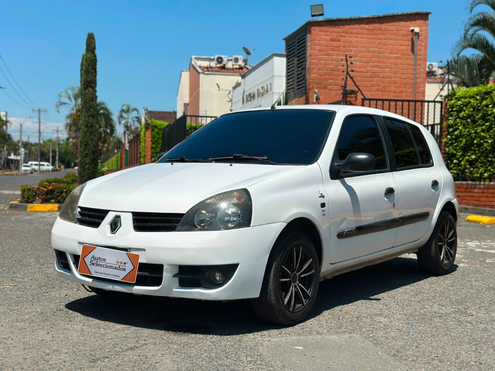 RENAULT CLIO II CAMPUS MT 1200CC 16V AA 2015