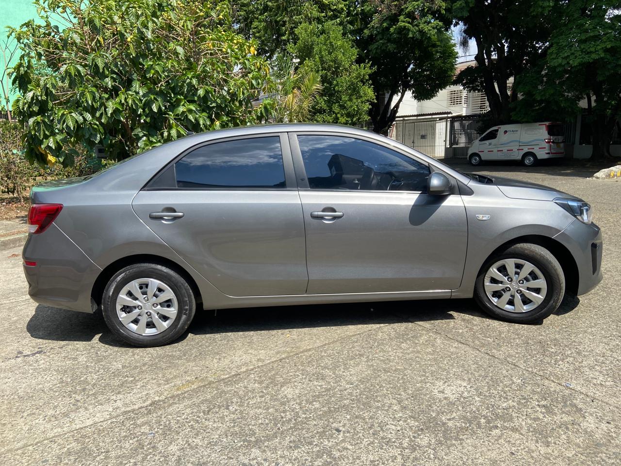 KIA SOLUTO EMOTION MT 1400CC 4P 2AB ABS 2026
